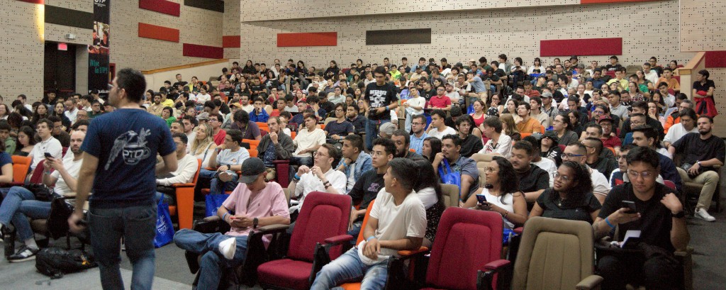 Standing room only at a Pereira Tech Talks event at UTP auditorium