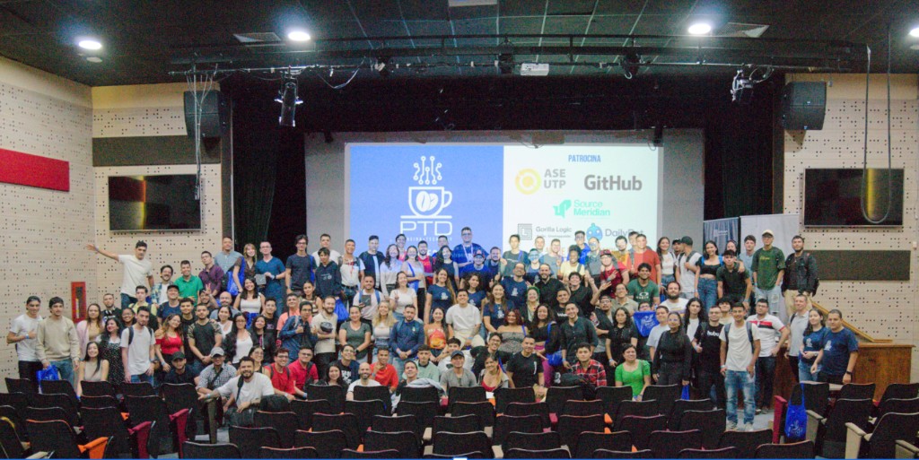 Pereira Tech Talks community gathering with sponsors and attendees